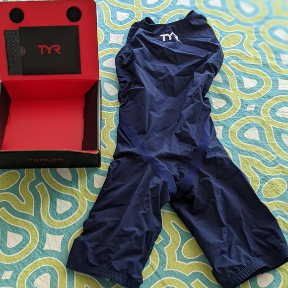 TYR Tracer B-series Tech Swimsuit, Size 26L, never worn - Picture 4 of 6